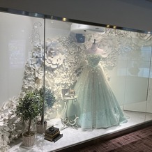 東京ドームホテルの画像｜ブライダルサロンのドレス展示