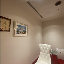 東京ドームホテルの画像｜チャペル入場前の新郎新婦控室