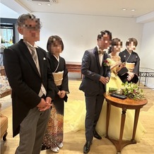 アンジュールハウスの画像｜最後の見送りの新郎新婦