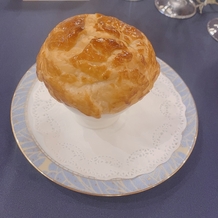 明治神宮・明治記念館の画像｜シチューのパン包です。サクサクで美味しかったです。