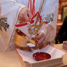 明治神宮・明治記念館の画像|巫女の方がお酒を注いでくれたところです。