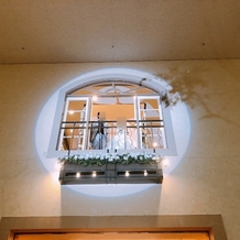 オリエンタルホテル 東京ベイの画像｜ブーケトスは2階の小窓からやりました