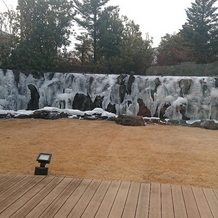 玉姫殿 上田迎賓館の画像｜庭
披露宴会場から見える滝