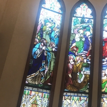 桜坂セント・マルティーヌ教会の画像｜美しいステンドグラス