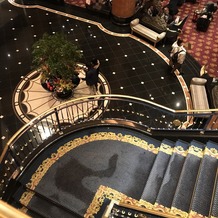 ウェスティンホテル東京の画像｜この階段で写真撮る人も多いとか