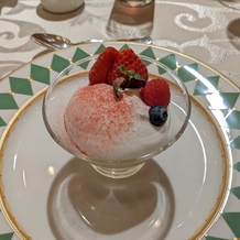 横浜ベイホテル東急の画像｜試食のデザート。特段ユニークではない正統派。