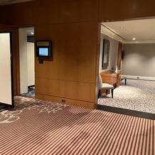 ザ・リッツ・カールトン東京の画像｜親族の控室付近。新郎側新婦側で別々の部屋になります。