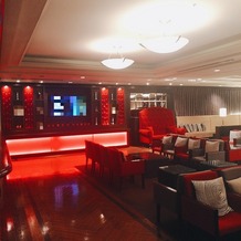 ウェディングスホテル・ベルクラシック東京の画像｜挙式後ウェルカムドリンクがいただけるバーもありました。