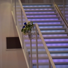 ＧＲＡＮ　ＡＭＯ（グラン　アーモ）の画像｜新婦が降りてくる階段