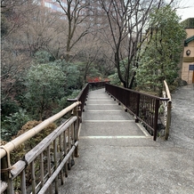 ホテル椿山荘東京の画像｜良いなと思ったフォトスポットの庭園内の橋となります。