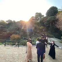 ホテル椿山荘東京の画像｜チャペル後に移動した写真撮影場所。庭園を