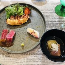 ホテル椿山荘東京の画像｜ブライダルフェアの試食では、この写真のお料理とデザート(カヌレと抹茶のガナッシュ)をいただきました。