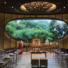 ホテル椿山荘東京の画像｜大きな窓が印象的な新しい神殿。
