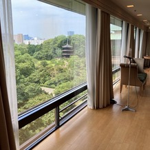ホテル椿山荘東京の画像｜高さがあるので広いお庭を一望できます。