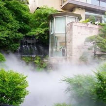 ホテル椿山荘東京の画像｜チャペル外の庭園