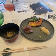 ホテル椿山荘東京の画像｜フェアで頂いた食事です。
伊勢海老のグラタン
ローストビーフ
お寿司
那須の煮浸し