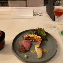 ホテル椿山荘東京の画像｜試食
オマール海老の西京味噌オーブン焼き
真鯛とからすみの変わり寿司
ローストビーフその他2品
