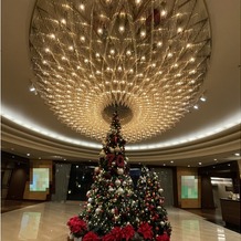 ホテル椿山荘東京の画像｜季節毎に装飾されたエントランス