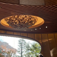 ホテル椿山荘東京の画像｜挙式会場の天井