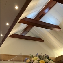 アルカーサル迎賓館　川越の画像｜天井の高い披露宴会場