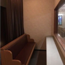新横浜国際ホテル　南館　Ｍａｎｏｒ　Ｈｏｕｓｅの画像｜子供が泣いたりしてもこの部屋から挙式が見られます