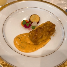 リーガロイヤルホテル小倉の画像｜スズキのブロヴァンス風パイ包み焼き ショロンソース
