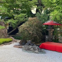 大阪天満宮の画像｜ロビーから見える日本庭園