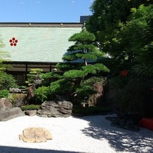大阪天満宮の画像｜挙式した人しか入れない会場にあるお庭です。