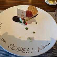 SCAPES THE SUITE（スケープス ザ スィート）の画像｜食後のデザートです。中央はシャーベットアイスで、下がまろやかなケーキでした。