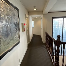 アーモニー アグレアーブル（旧マノワール・ディノ）の画像｜2Fの廊下　歴史を感じられます
