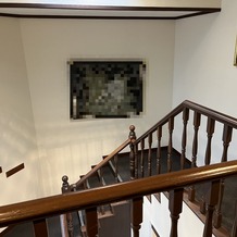 アーモニー アグレアーブル（旧マノワール・ディノ）の画像｜待合室への階段