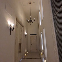 アーセンティア迎賓館　柏の画像｜写真ひだりの扉からチャペルへ。
この扉がスライド