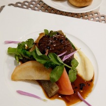 アーカンジェル迎賓館　仙台の画像｜試食の肉料理です。
美味しかったですが
感動するほどの品質ではなかったです。