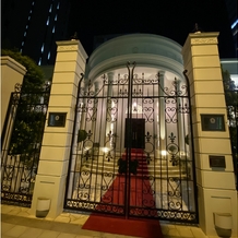 アーセンティア迎賓館 大阪の画像｜式場の表門