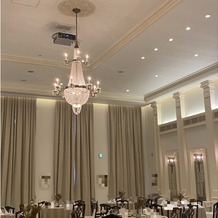 アーセンティア迎賓館 大阪の画像｜会場の天井が高く、開放感があります。