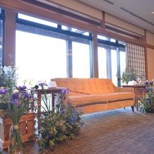 ＧＡＲＤＥＮ ＲＥＳＴＡＵＲＡＮＴ ＴＯＫＵＧＡＷＡＥＮ（ガーデンレストラン徳川園）の画像｜ソファ席