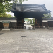 ＧＡＲＤＥＮ ＲＥＳＴＡＵＲＡＮＴ ＴＯＫＵＧＡＷＡＥＮ（ガーデンレストラン徳川園）の画像｜入り口の門