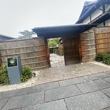 ＧＡＲＤＥＮ ＲＥＳＴＡＵＲＡＮＴ ＴＯＫＵＧＡＷＡＥＮ（ガーデンレストラン徳川園）の画像｜店の入り口