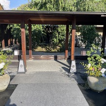 ＧＡＲＤＥＮ ＲＥＳＴＡＵＲＡＮＴ ＴＯＫＵＧＡＷＡＥＮ（ガーデンレストラン徳川園）の画像｜入り口