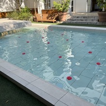 アーヴェリール迎賓館　岡山の画像｜プールです。プールを使った演出も行われていて幻想的でした。