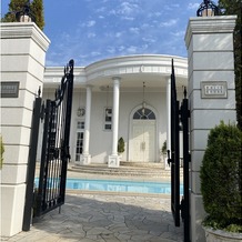 アーヴェリール迎賓館　岡山の画像｜ホワイトハウスの入り口