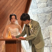 ベイサイド迎賓館　神戸の画像｜結婚証明書にサイン