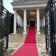 アーフェリーク迎賓館　小倉の画像｜ヴィクトリアハウスで結婚式を行うと、この階段も貸し切れます