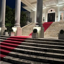 ベイサイド迎賓館　鹿児島の画像｜ザ・結婚式場という感じの大階段です。
見学の際に歩かせてもらいましたが胸が高鳴りました。