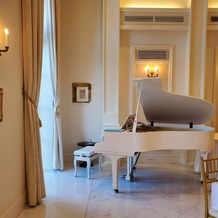 アーセンティア迎賓館　浜松の画像｜両会場ともピアノあり。ピアノできる方がいれば、演出にも使用可能。