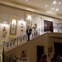 アクアテラス迎賓館 &amp;nbsp;新横浜の画像｜ここの2階から降りられる吹き抜けの階段が本当に迫力があって素敵でした！！
