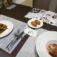 アクアテラス迎賓館 &amp;nbsp;新横浜の画像｜オマール海老とお肉のお料理。どちらもこだわりを感じる味で、パンもとっても美味しかったです。