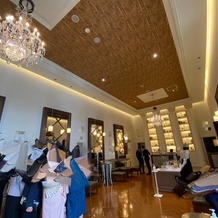 アーフェリーク迎賓館　岐阜の画像｜天井が高くて開放感がある待合所でした！
