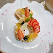 アーフェリーク迎賓館 大阪の画像｜ブライダルフェアに参加して最初に出して下さったリング型のケーキ！