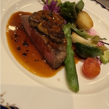 アーフェリーク迎賓館 大阪の画像｜フォアグラと牛肉のロッシーニ風（1万6千円のプランから）